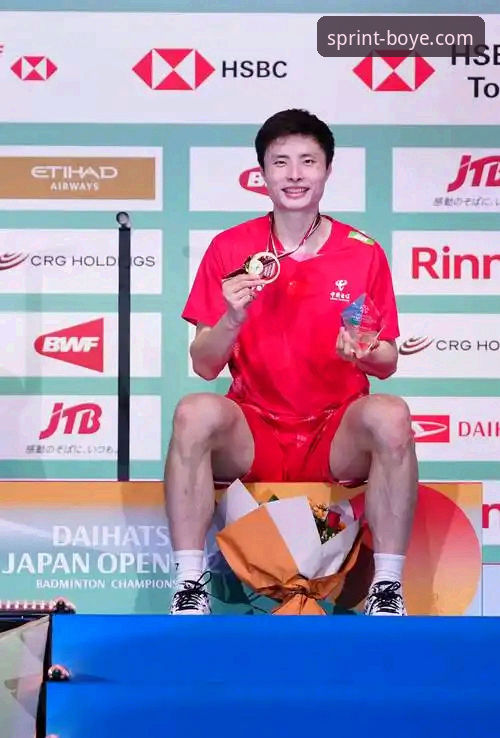 国羽男单八年等待终结，石宇奇亚锦赛强势登顶最新战报